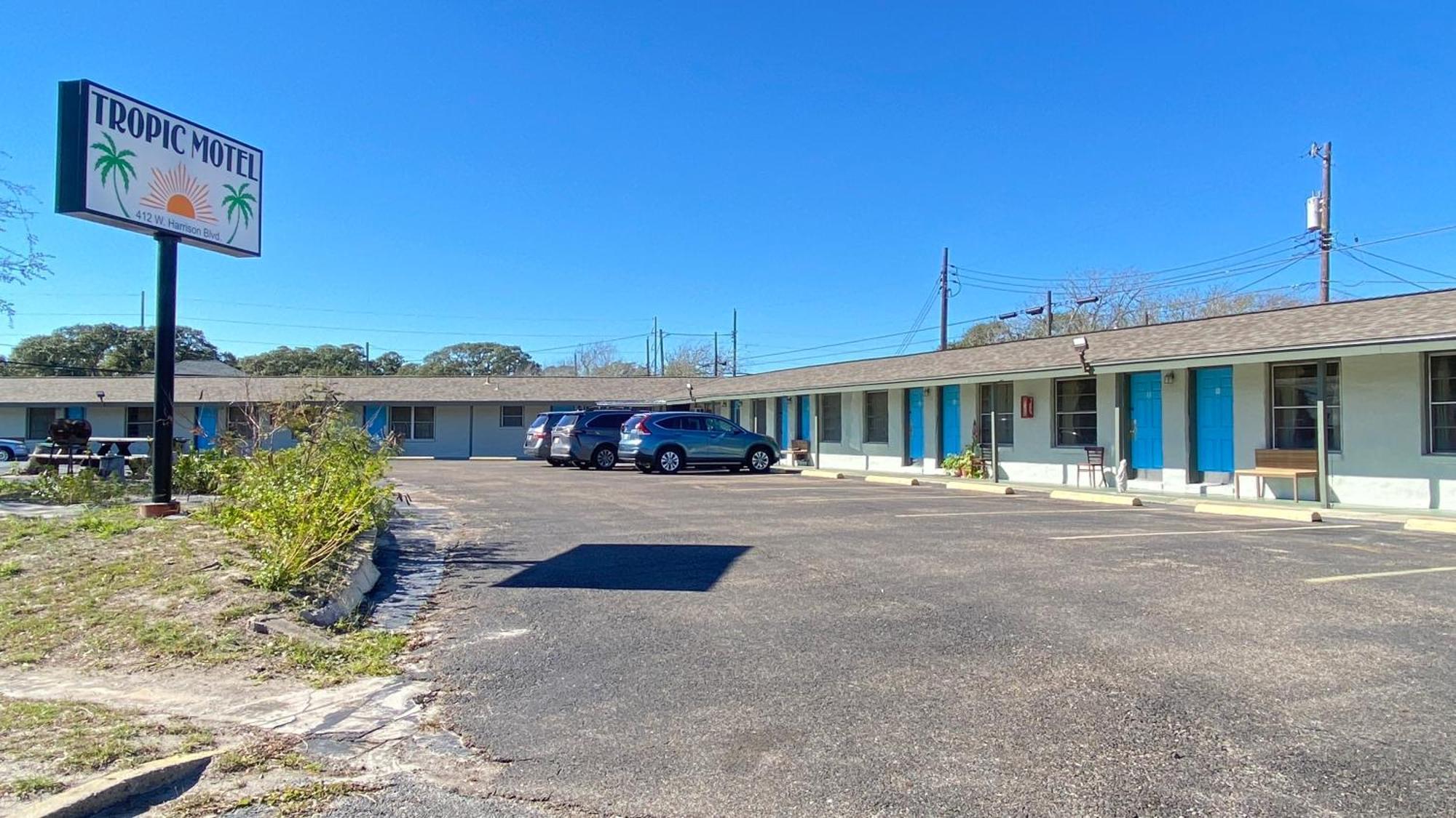 Tropic Motel Арансас Пас Екстериор снимка
