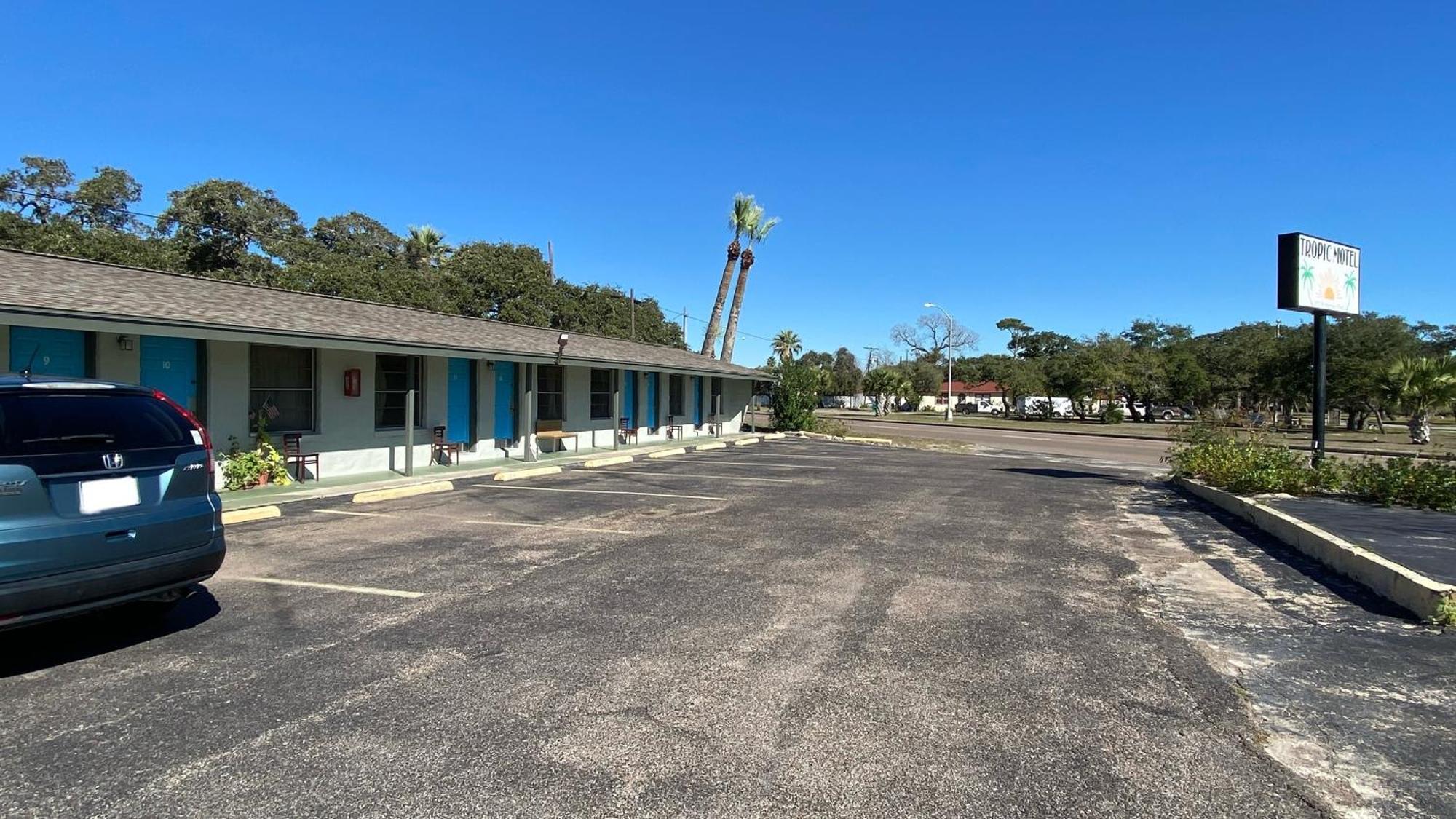 Tropic Motel Арансас Пас Екстериор снимка